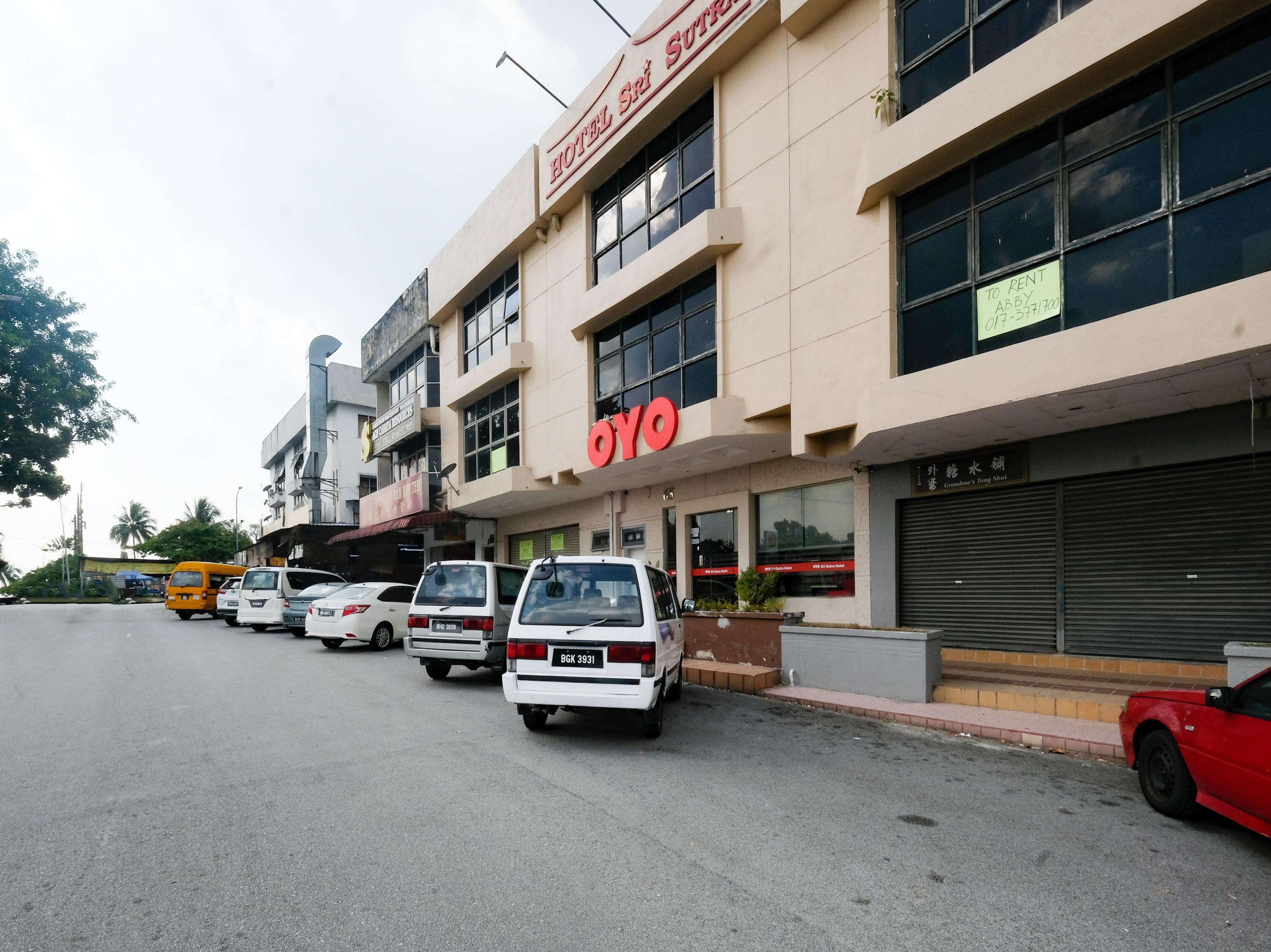 Hotel Sri Sutra - Sungai Buloh بيتالينغ جايا المظهر الخارجي الصورة